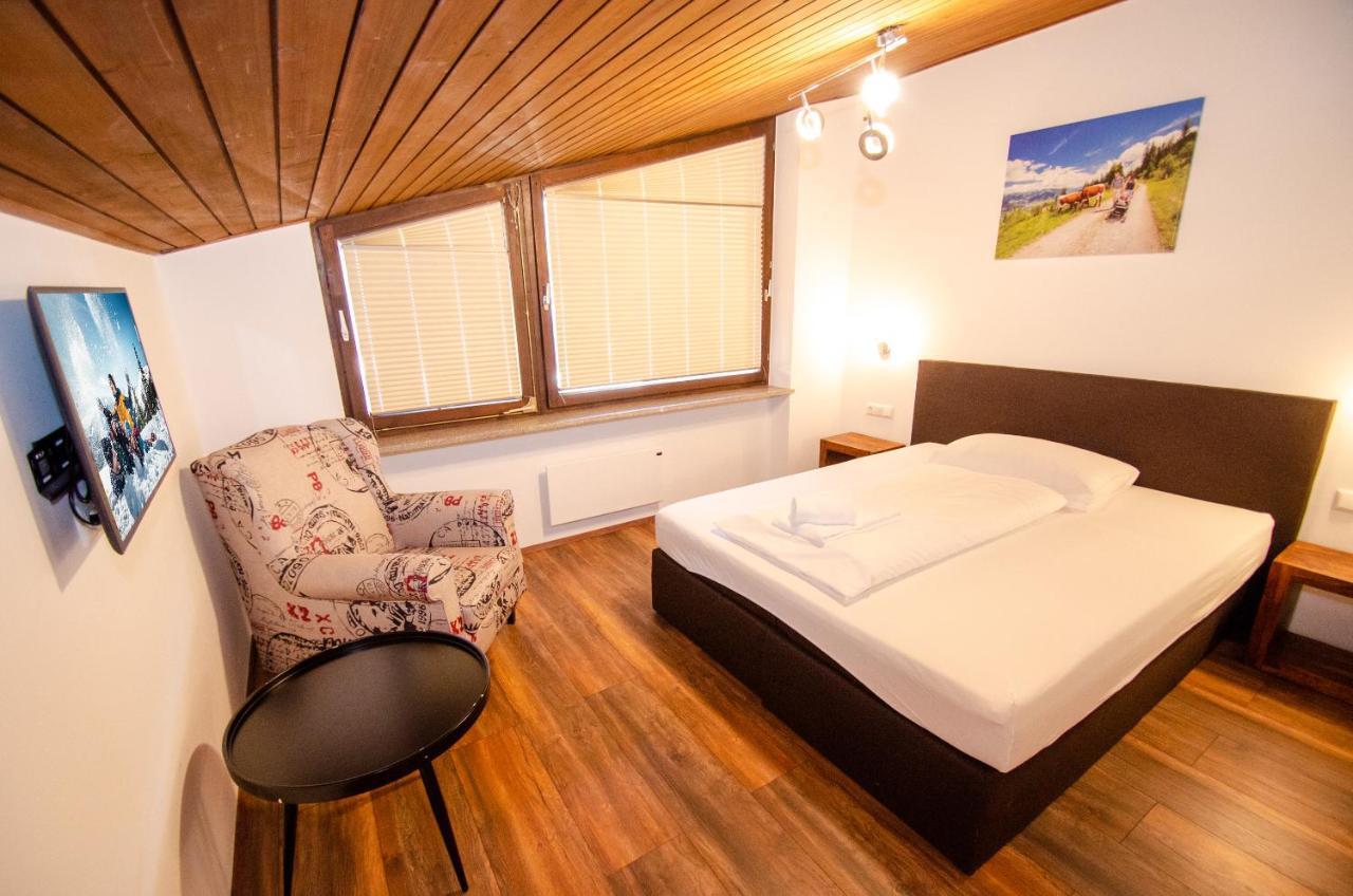 Penthouse Eightyone By All In One Apartments Kaprun Exterior photo
